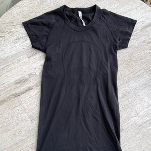 Swiftly Tech Short Sleeve Black